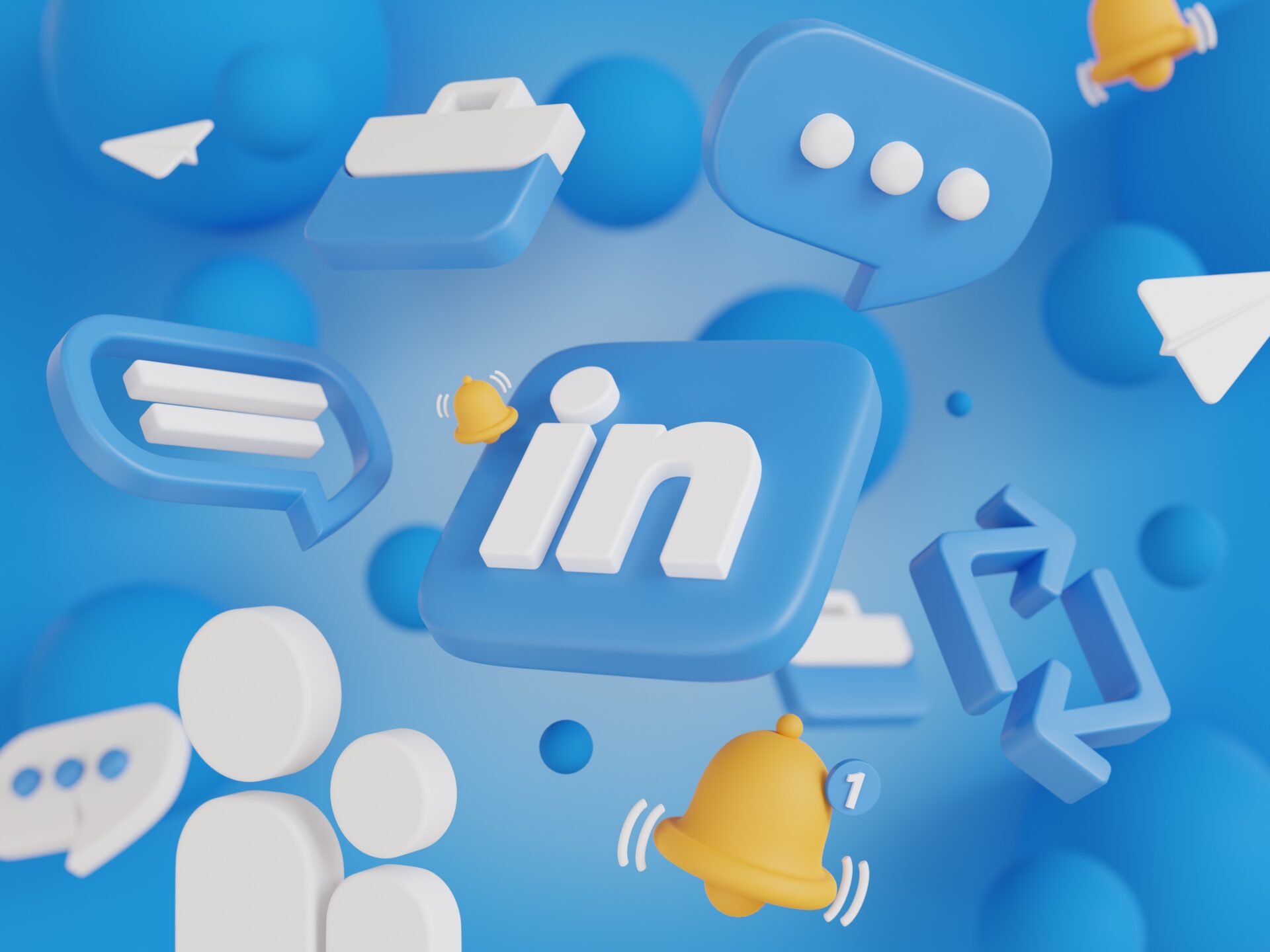 Verschiedene blaue und weiße soziale Netzwerk-Icons, darunter ein LinkedIn-Logo, Nachrichtensymbole, Benachrichtigungsglocken und Symbole für Interaktion vor einem unscharfen blauen Hintergrund.